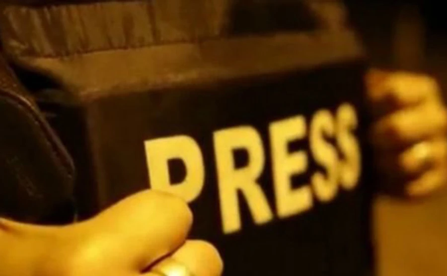 Военное положение: Иностранным журналистам пояснили, как попасть в аннексированный Крым