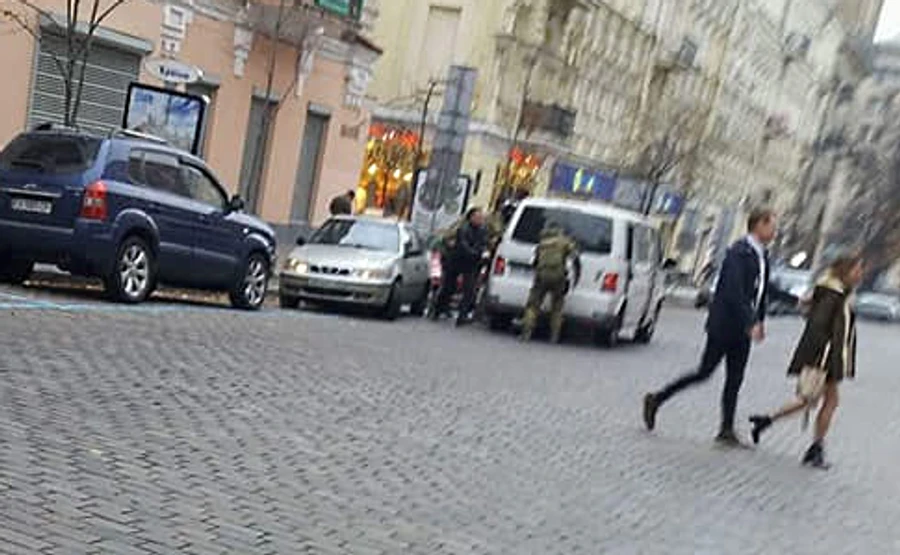 Трьох людей з оточення Саакашвілі силою вислали до Грузії