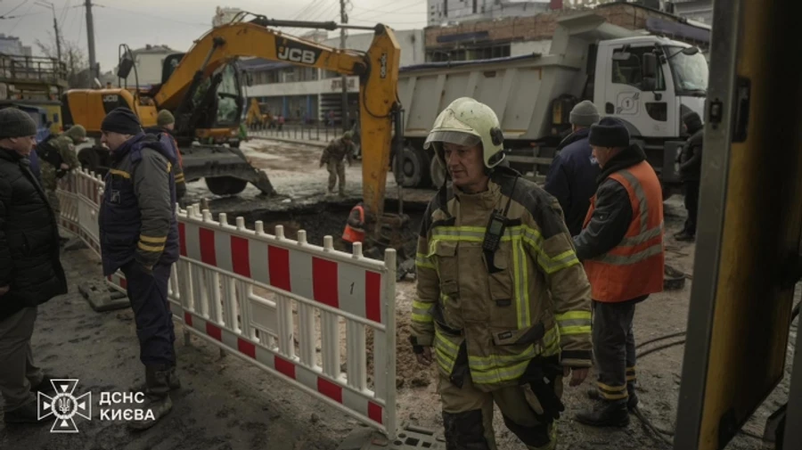 В Киеве завершили аварийно-спасательные работы после утреннего удара баллистикой