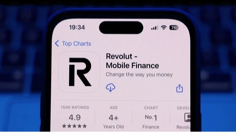 Revolut закриває рахунки українців через вимоги законодавства