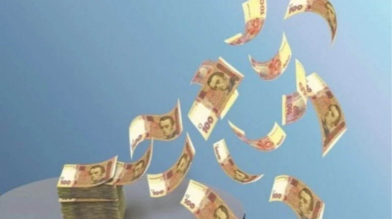 Урядовий популізм: аналітичні центри розкритикували неадресні соцвиплати