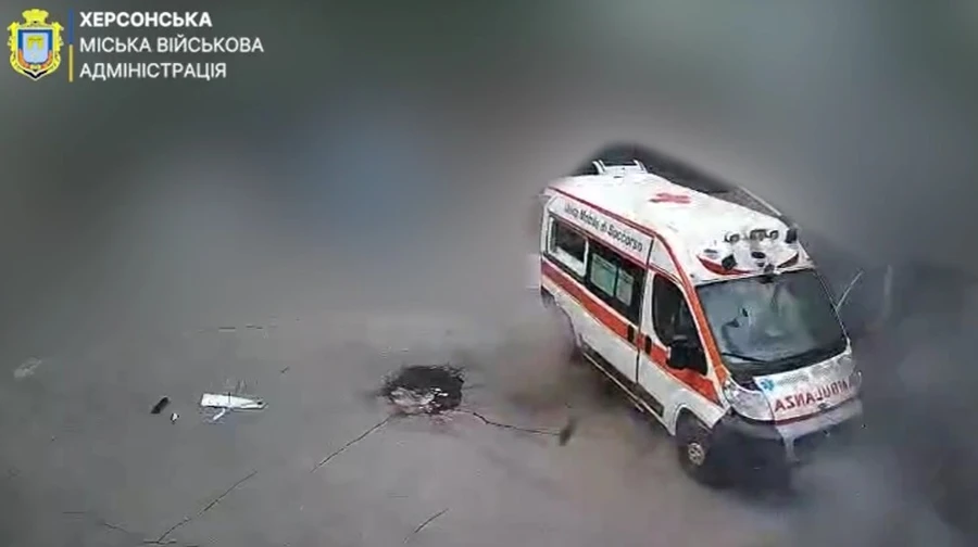 Russians attack ambulance on hospital grounds in Kherson, injuring three medical workers – video
