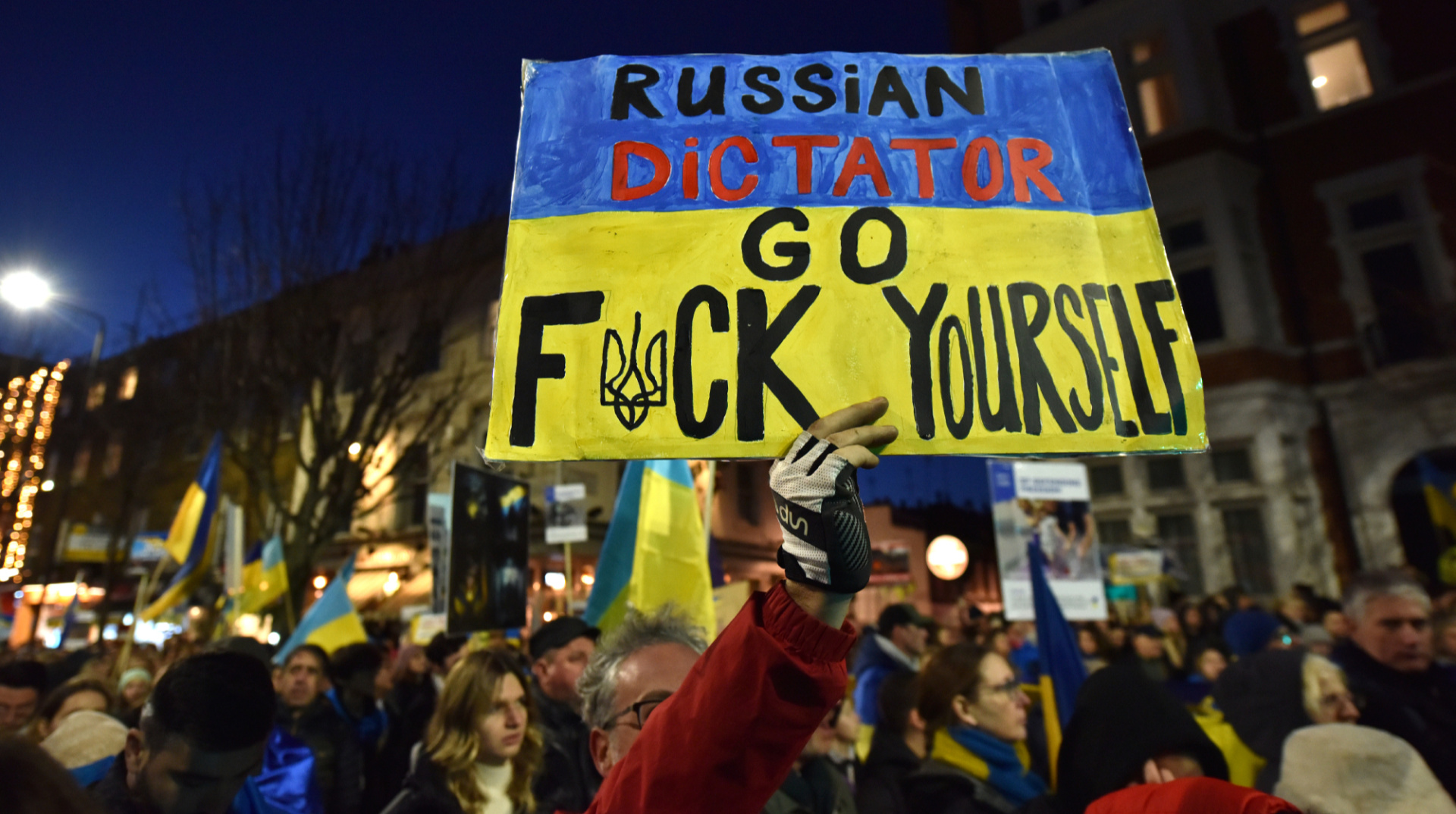 МЗС про заяви віцеспікера Держдуми РФ: Єдине, що українці можуть підняти, – середній палець