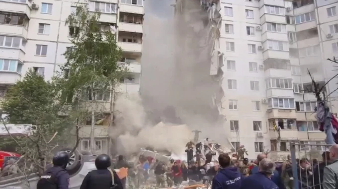 У Бєлгороді обвалився цілий під'їзд 10-поверхівки