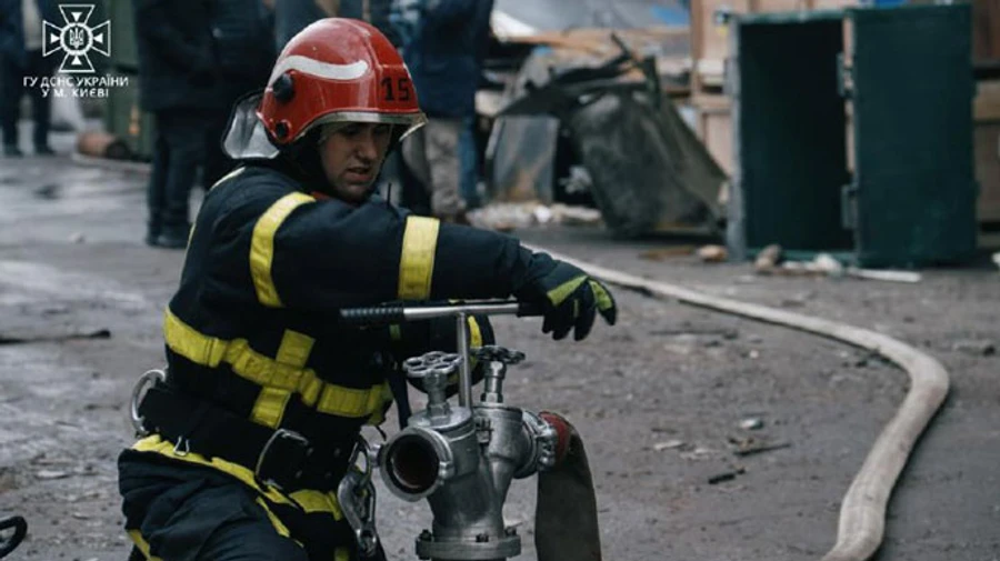 В Киеве есть попадание, в 5 районах попадали обломки: 20 пострадавших, проблемы со светом и водой