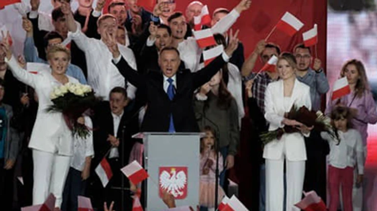 Польща, розколота навпіл: як змінили країну президентські вибори