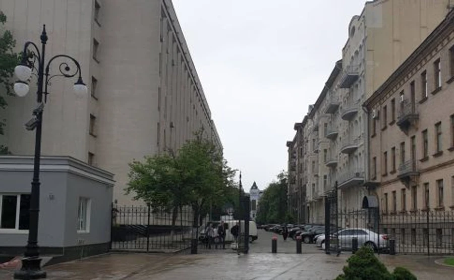 Банковую под АП открыли для прохода людей