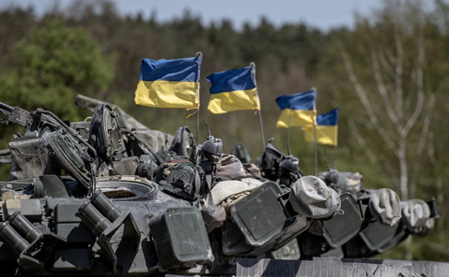 Боевики обстреляли грузовик ВСУ: пострадали 10 военных