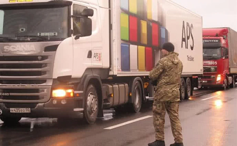 Чубаров підтримав блокаду російських фур