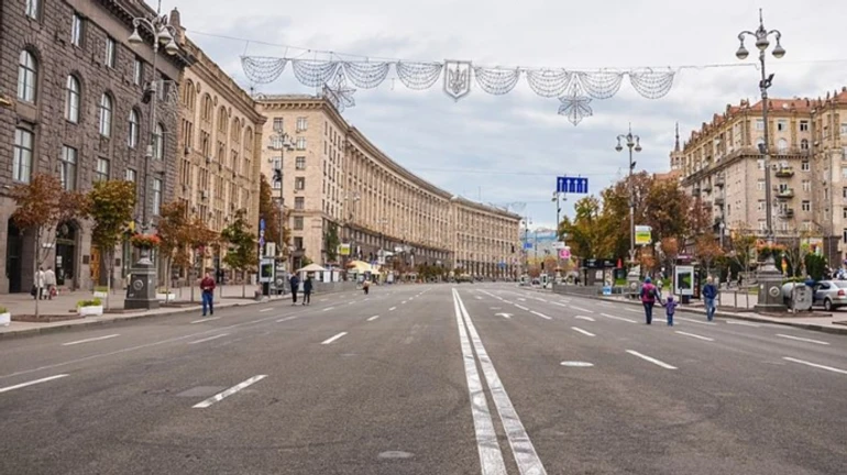 У Києві щоранку зупинятимуть рух на Хрещатику на час хвилини мовчання