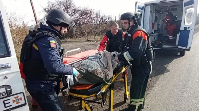Man rescued from rubble of apartment building after Russian airstrike on Dobropillia