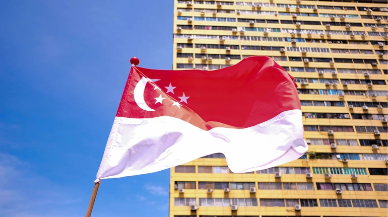 Одна з найбагатших країн світу обирає мазут РФ через Ормуз