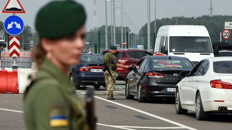 Захист не для всіх. Як ЄС хоче змінити правила прихистку українців та що чекає на чоловіків