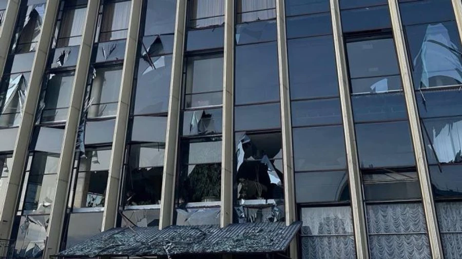 Уламок російської ракети впав у Десенку в Києві, водолази проводять роботи