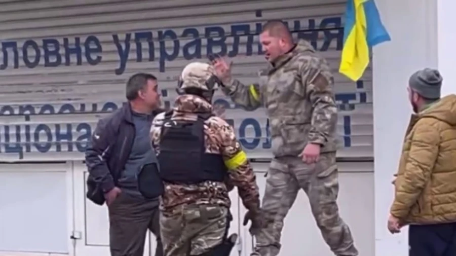 УКРАИНСКИЕ ВОЕННЫЕ УЖЕ В ХЕРСОНЕ 