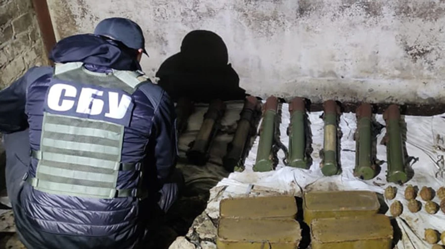 СБУ ліквідувала на Донеччині схрон зі зброєю терориста Гіркіна