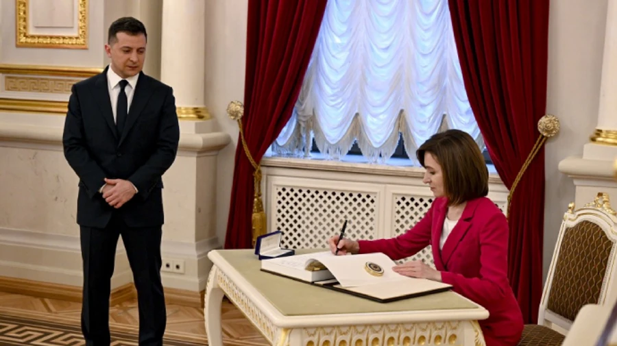 Новини 12 січня: зустріч Зеленського і Санду, вартість відпустки голови КС