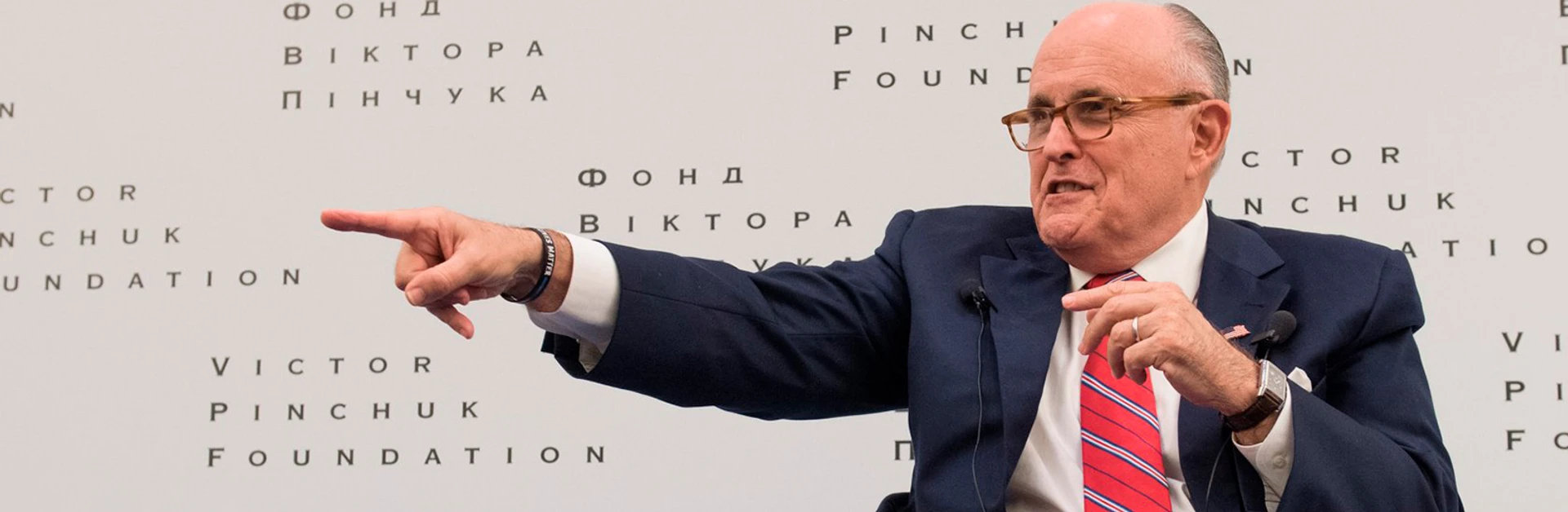 Кіно для Трампа. Навіщо Джуліані прилітав в Україну