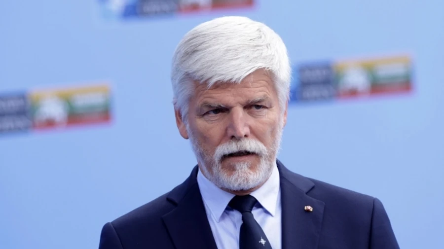 Президент Чехії, коментуючи відправку військ в Україну, запропонував не обмежувати себе