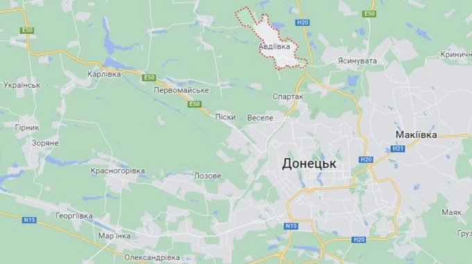 В Авдіївку через обстріли не може заїхати спецтехніка, люди залишаються під завалами