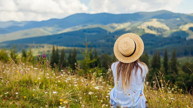 Подорожі під час війни: де дозволено відпочивати і як безпечно організувати мандрівку