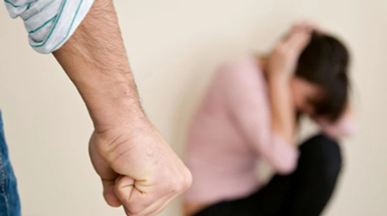 Боялась быть наказанной. Две истории о домашнем насилии и как от него спастись