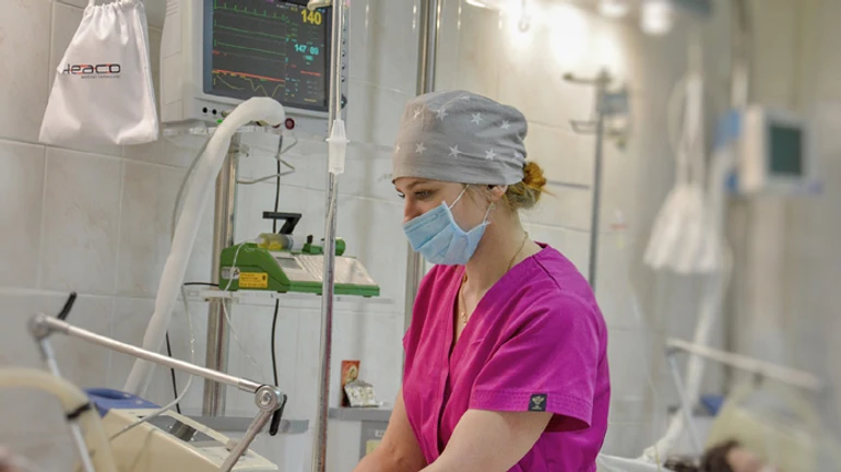 На Франковщине переполнены больницы: люди лежат в коридорах