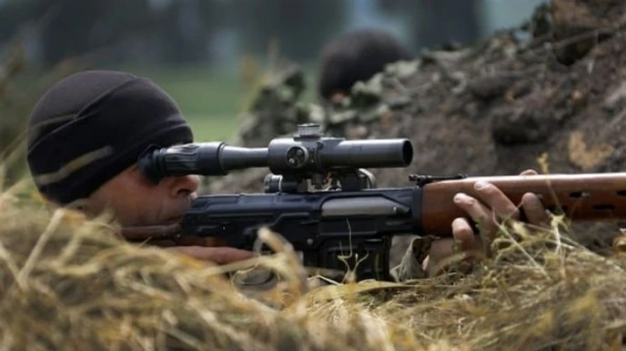 Снайпер ранил украинского военного на Донбассе