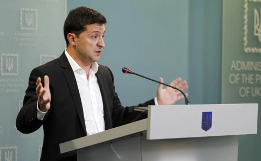 На 10-й день пожеж у Чорнобильській зоні на ситуацію зреагував Зеленський