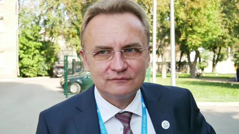 Мер Львова Садовий заявив, що знайшов у своєму кабінеті прослушку