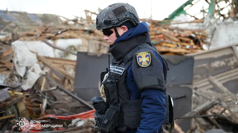 Одна людина загинула, ще 10 постраждали через атаку окупантів на Житомирщину