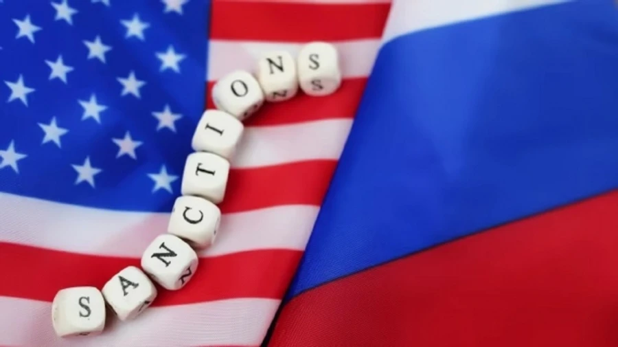 Администрация Байдена может ужесточить санкции против экспорта российской нефти – Bloomberg