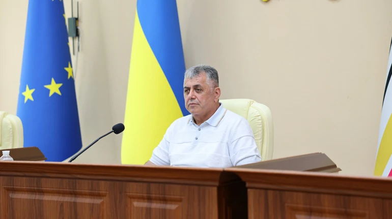 Мера П’ятихаток на Дніпропетровщині поранили ножем: нападника шукають