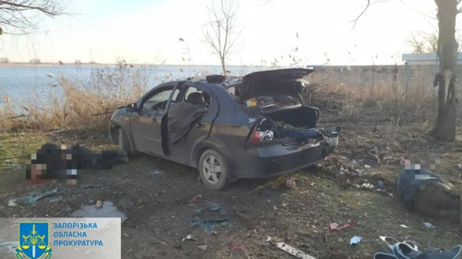 Росіяни вдарили по селу та місту в Запорізькій області: троє загиблих