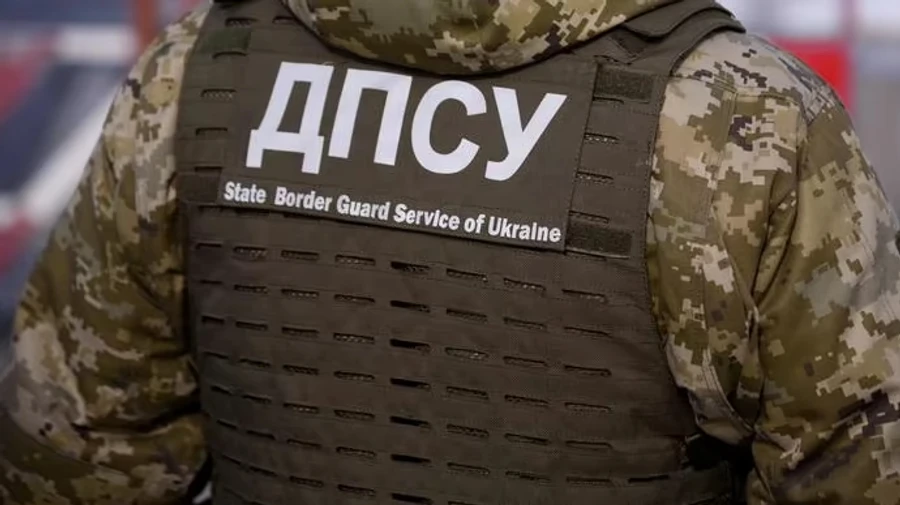 Різдвяний тур через Тису провалився: прикордонники затримали трьох веслувальників