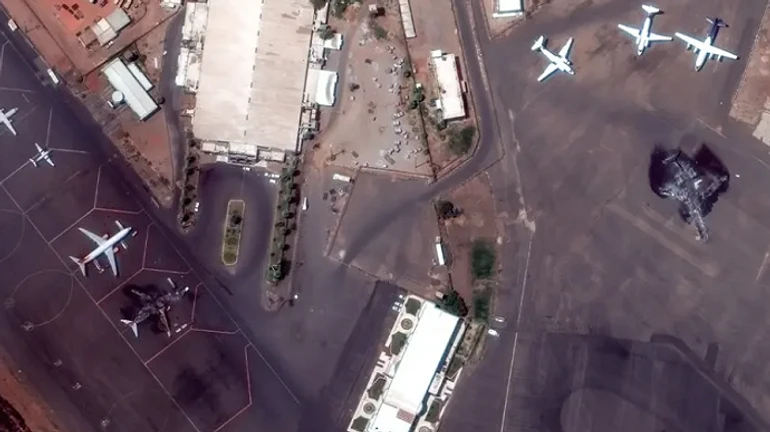 Спутник показал сгоревший украинский самолет в Судане 