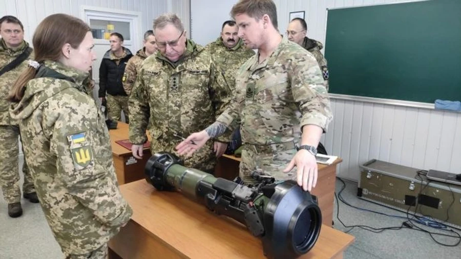 Ukraine’s border guards reveal their training with NLAW at interactive shooting range
