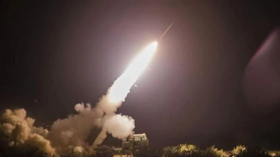 Ukrainian defenders strike the Darivskyi bridge in the Kherson region disabling it