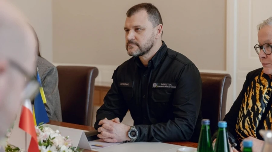 Для оформления паспорта автоматически будут брать на учет мужчин за рубежом