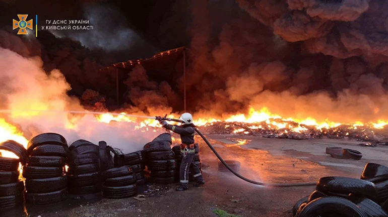 В Киевской области горело 10 тысяч шин