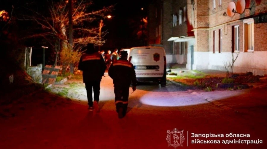 Russian attack on Zaporizhzhia: fires break out and man injured