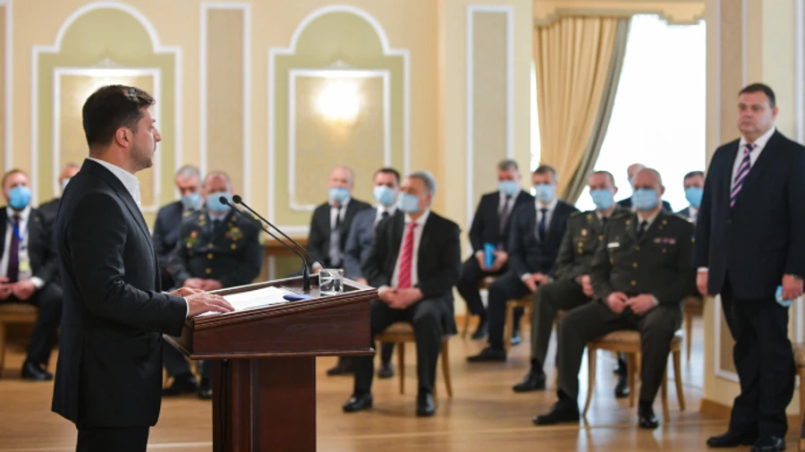 Зеленский дал поручение разведке: для оптимальной переговорной позиции по Донбассу