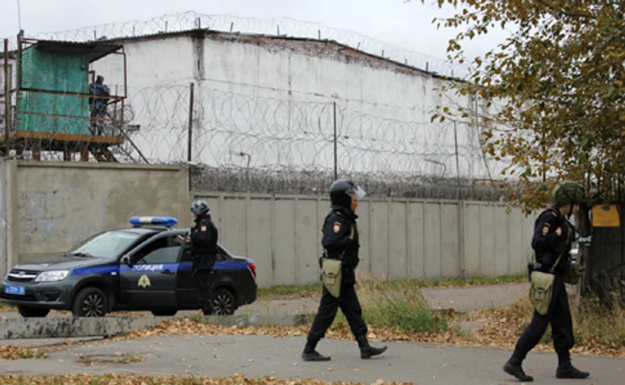 В РФ заключенные колонии заявили о побоях и устроили бунт