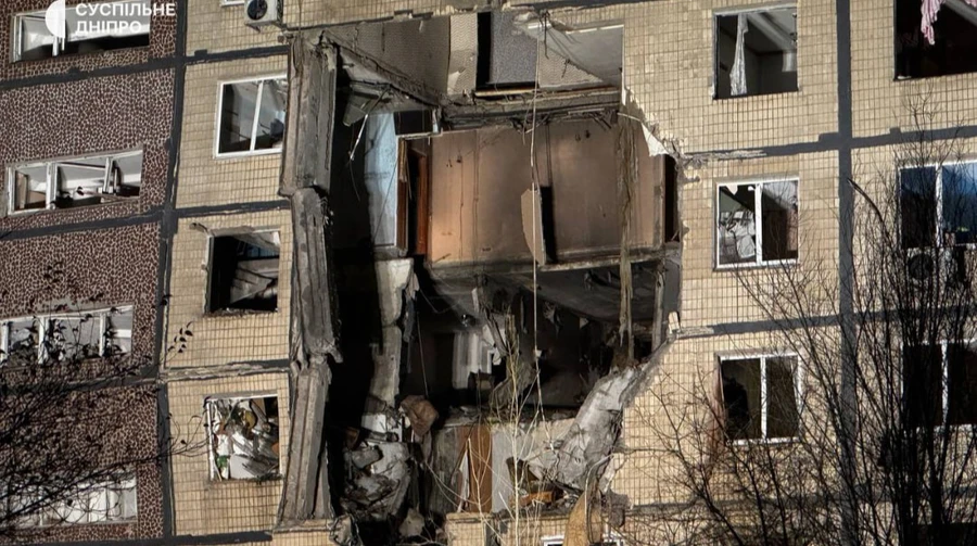ОВА про наслідки ворожої атаки на Дніпро: руйнування багатоповерхівки, 7 постраждалих