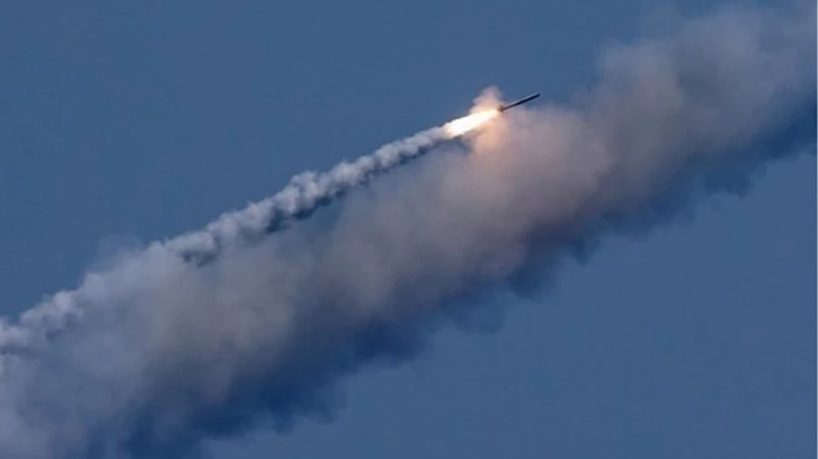Росія атакувала балістикою Київ: є загиблий та постраждалі, пошкоджені медзаклади та гуртожиток