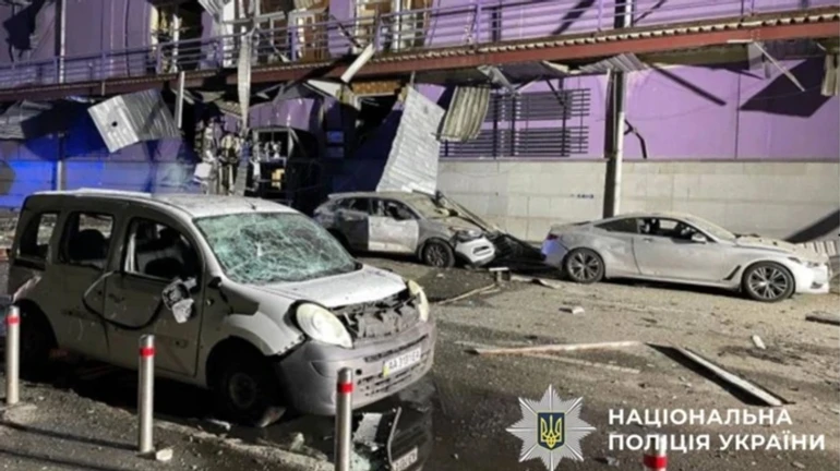 Russian forces attack Dream Town shopping centre in Kyiv