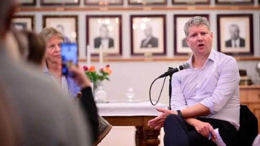 Чиновник НАТО извинился за свои слова об отказе Украины от территорий