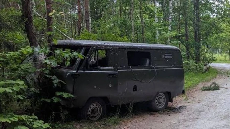 6 погибших: правоохранители показали обстрелянное на Сумщине авто