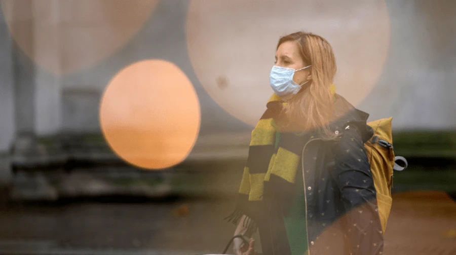 В Англії посилюють Covid-обмеження на тлі поширення Омікрону