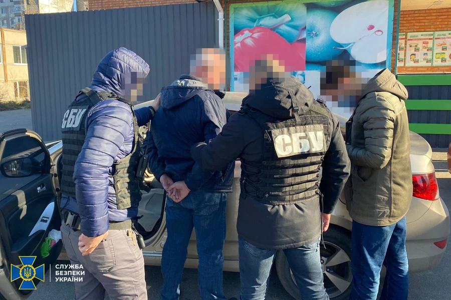 СБУ разоблачила торговлю разрешениями на оружие в полиции Кировоградской области